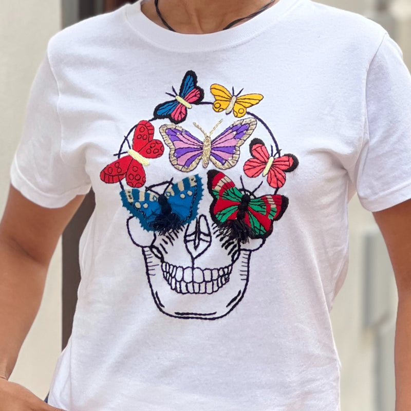 PLAYERA CALAVERA CON MARIPOSAS