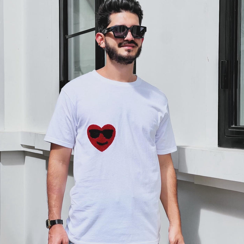 PLAYERA CORAZÓN CON LENTES