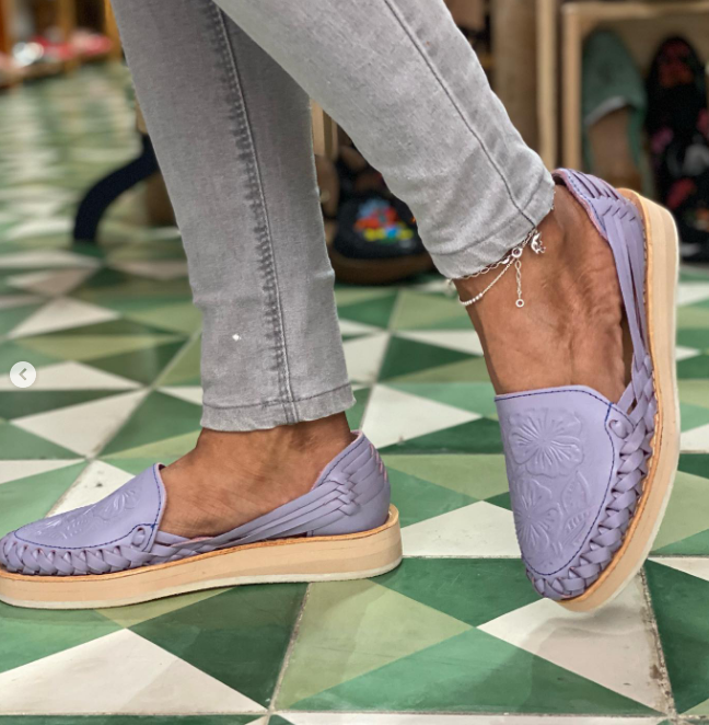 FLATS CINCELADOS LILA