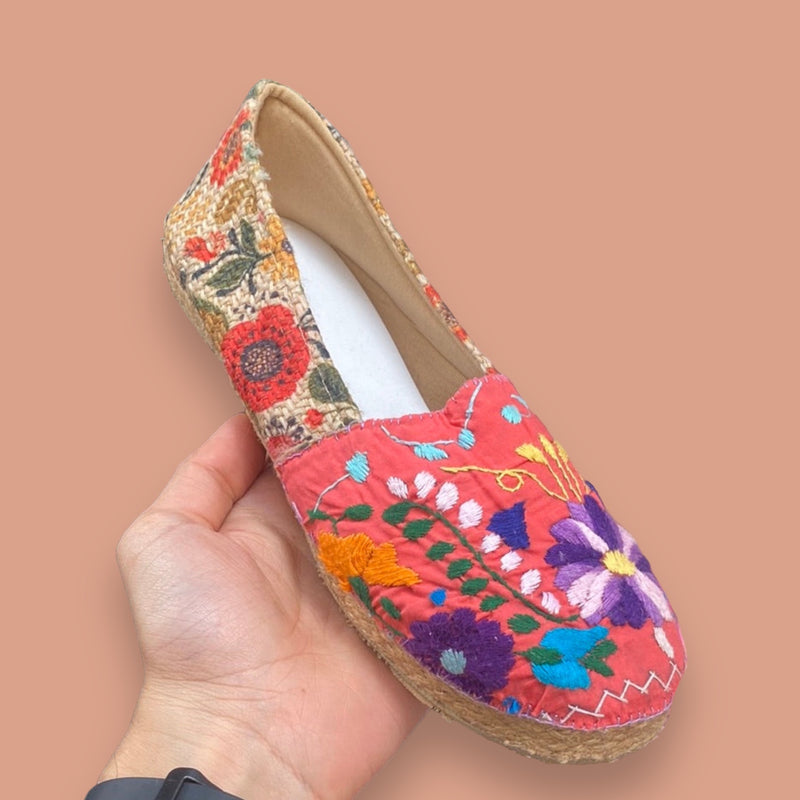 EMBROIDERED ROSE ESPADRILLES