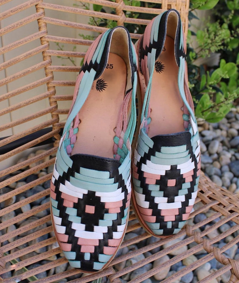 FLATS AZTECA NEGRO PASTEL